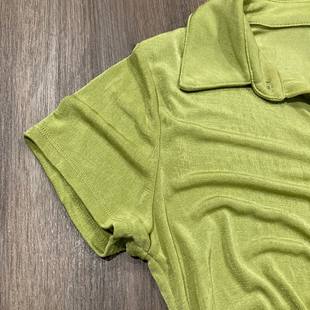 Green Button-Down Ruched Dress - Picture 4 of 7